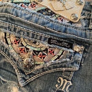 Miss Me Signature Denim Mid-Shorts Brand New Size 28